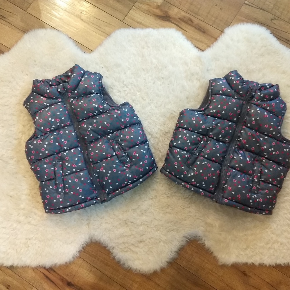 Girls Matching Puffer Vests Old Navy size 2T & 4T